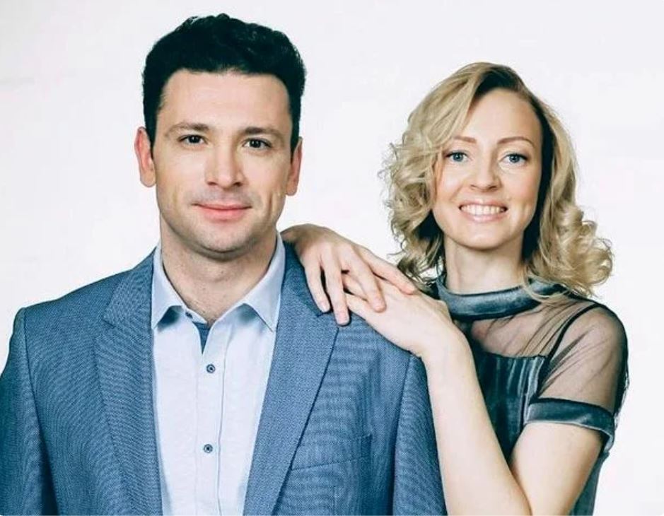Актер антон хабаров фото с женой